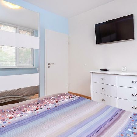 Comfortable One Bedroom Apartment In A Lively Area | Zona B5 | Russian Square Sofia Bagian luar foto