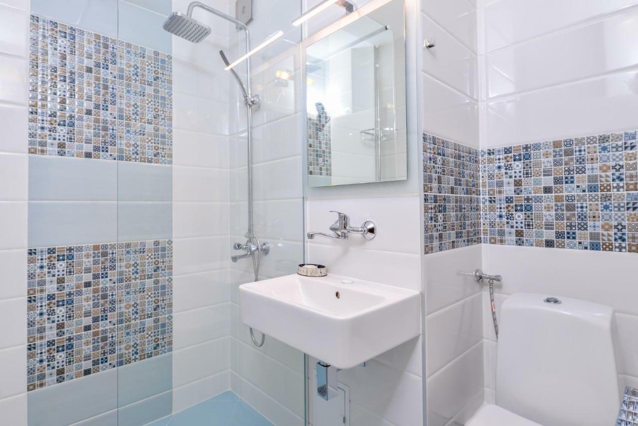 Comfortable One Bedroom Apartment In A Lively Area | Zona B5 | Russian Square Sofia Bagian luar foto